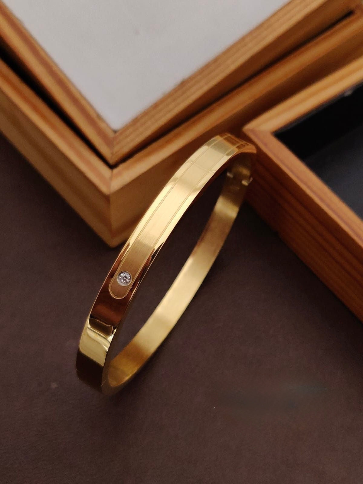 Men’s Stylish Artificial Golden Kada – Durable & Trendy Bracelet