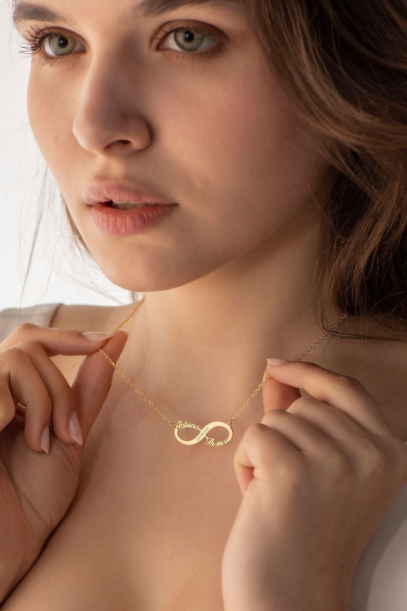 Simmering Glittering Bracelets – Elegant Sparkle for Every Occasion