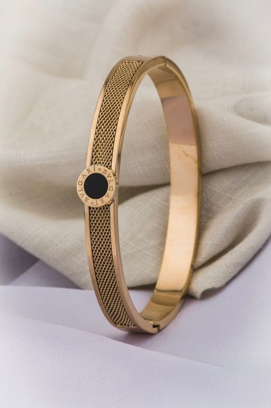 Elegant Ladies And Jeans  Artificial Gold Bracelet Watch – Stylish & Trendy