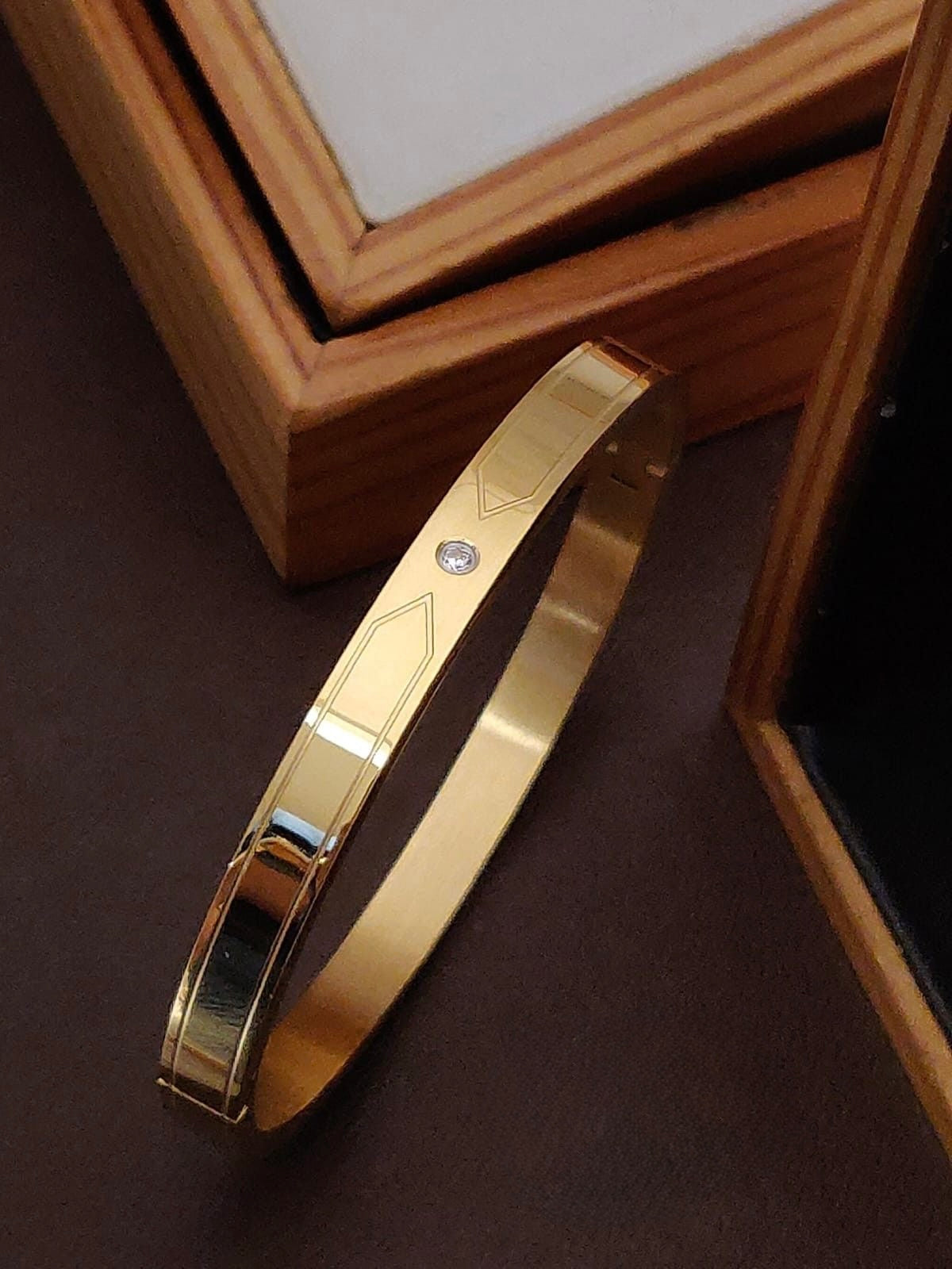 Men’s Stylish Artificial Golden Kada – Durable & Trendy Bracelet