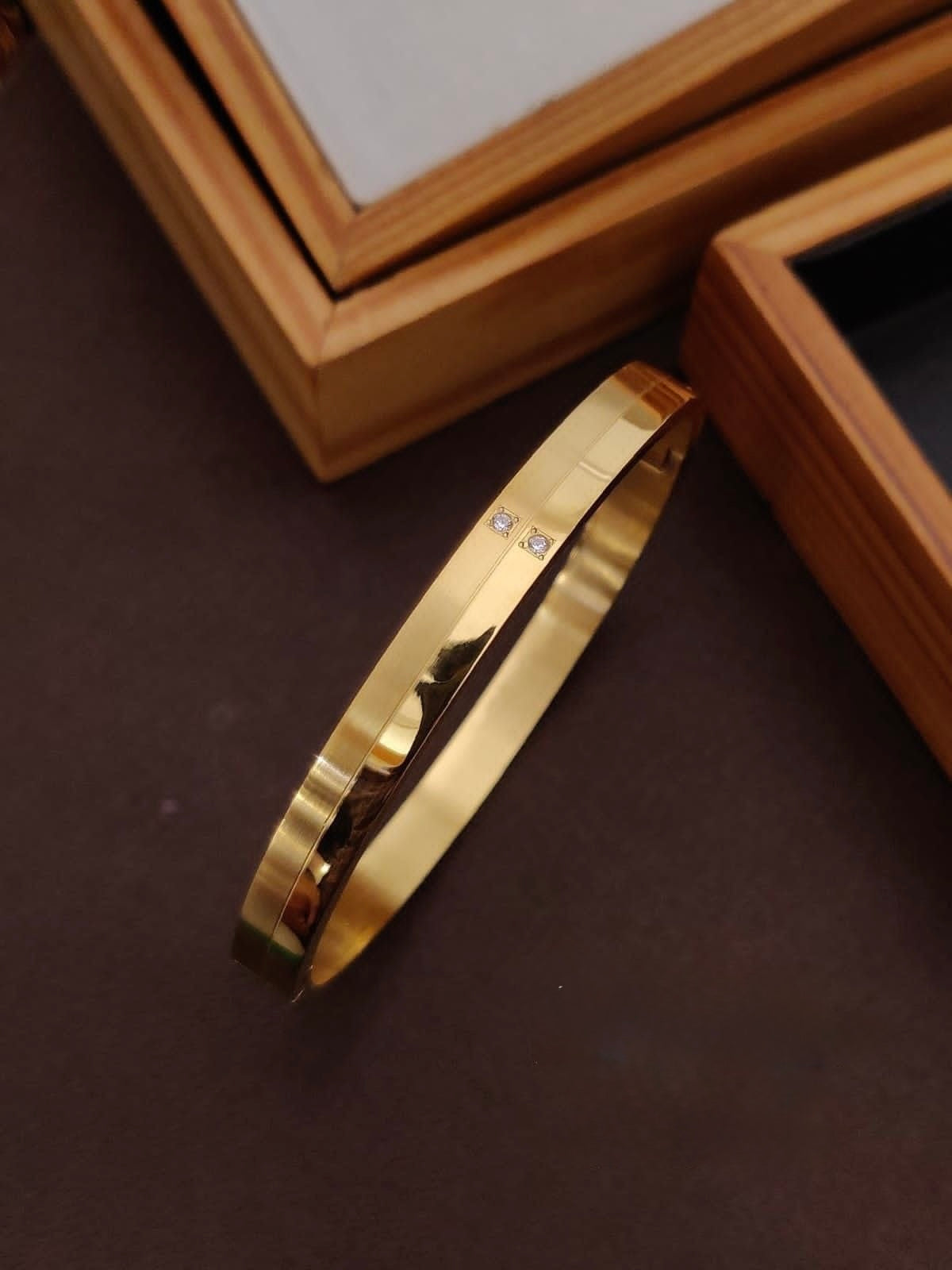 Men’s Stylish Artificial Golden Kada – Durable & Trendy Bracelet