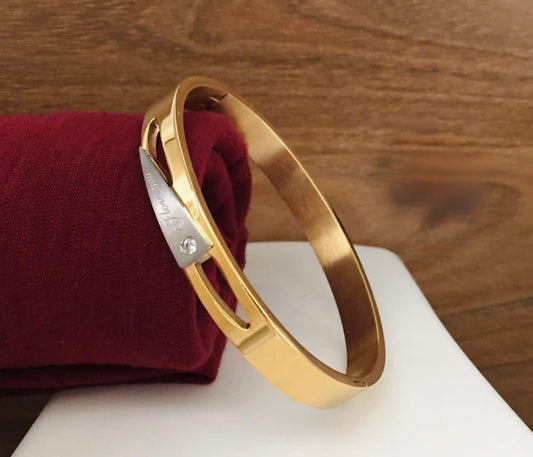 Men’s Stylish Artificial Golden Kada – Durable & Trendy Bracelet